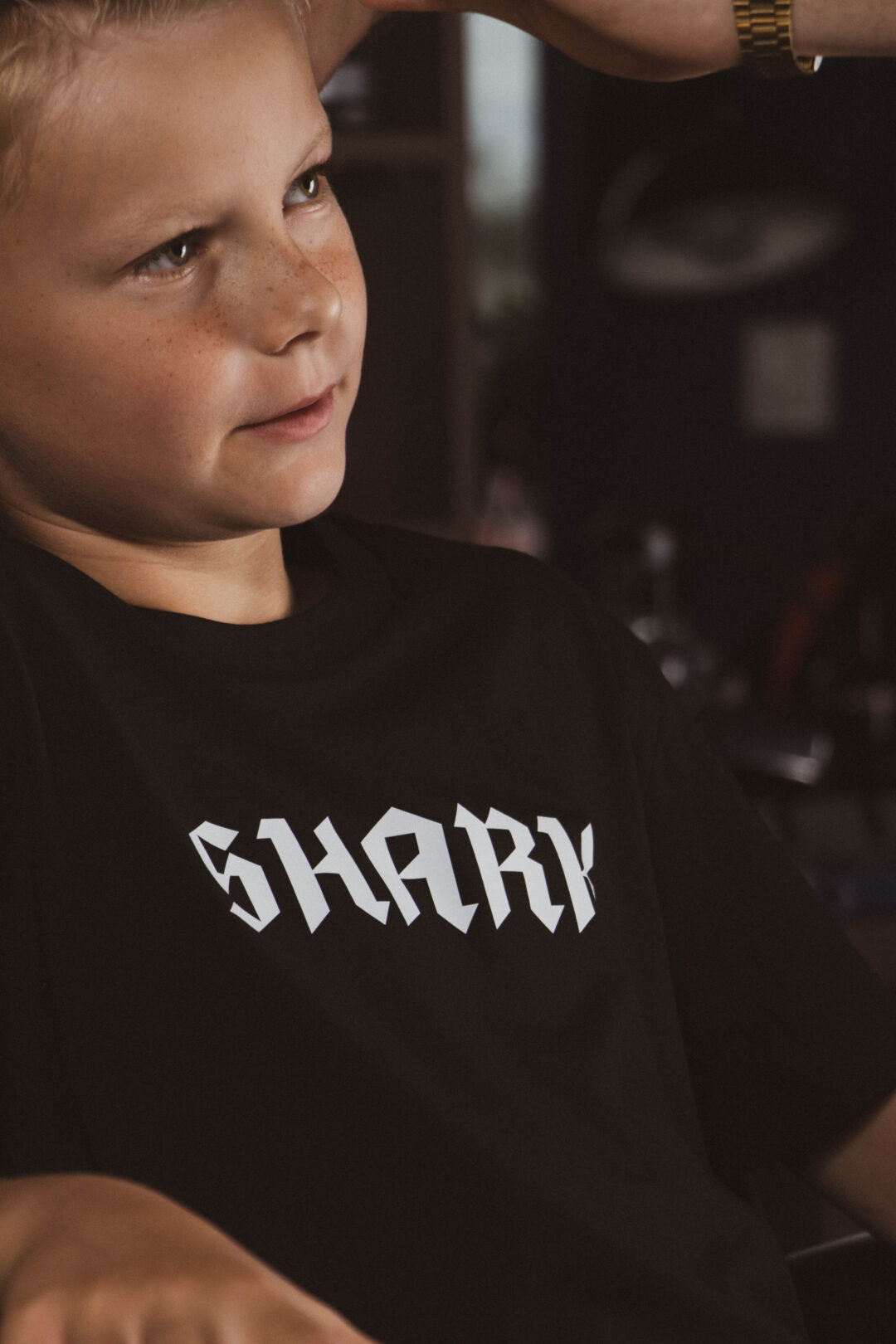 Czarny T-shirt (dziecięcy) - Shark logo - obrazek 5