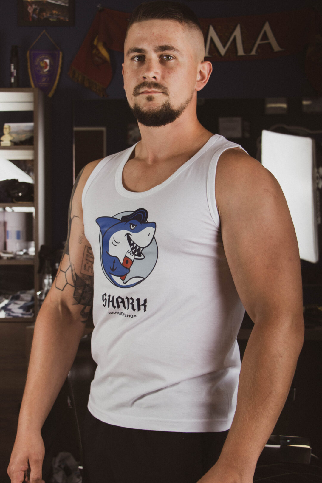 Biały Tank-top - Shark logo - obrazek 4