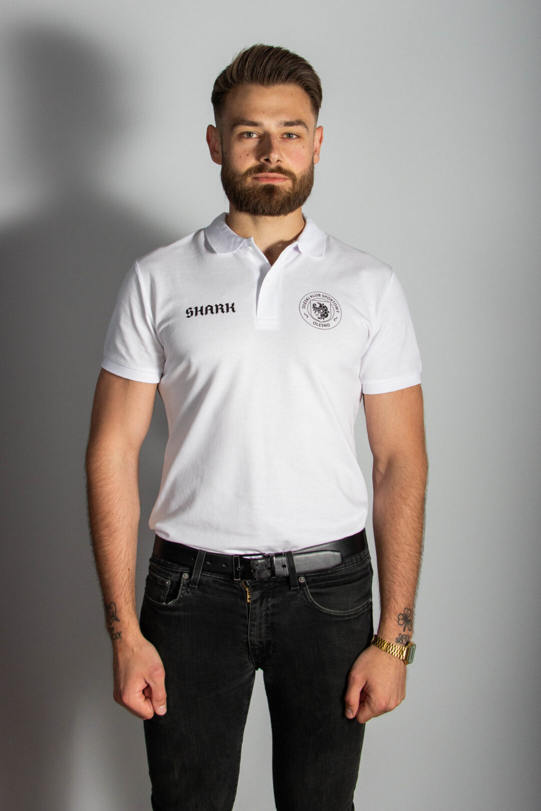 Biała koszulka Polo - Shark x OKS Olesno